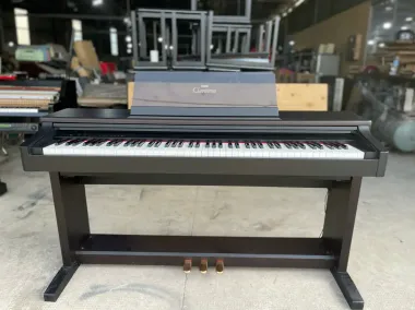 Yamaha CLP 123 