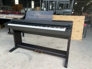 Yamaha CLP 123 