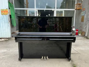 Yamaha U2H