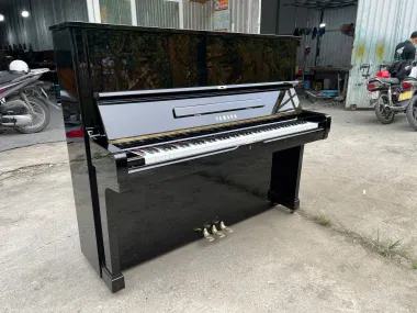 Yamaha U2H